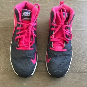 Nike Team Hustle D 7 Girls size 3